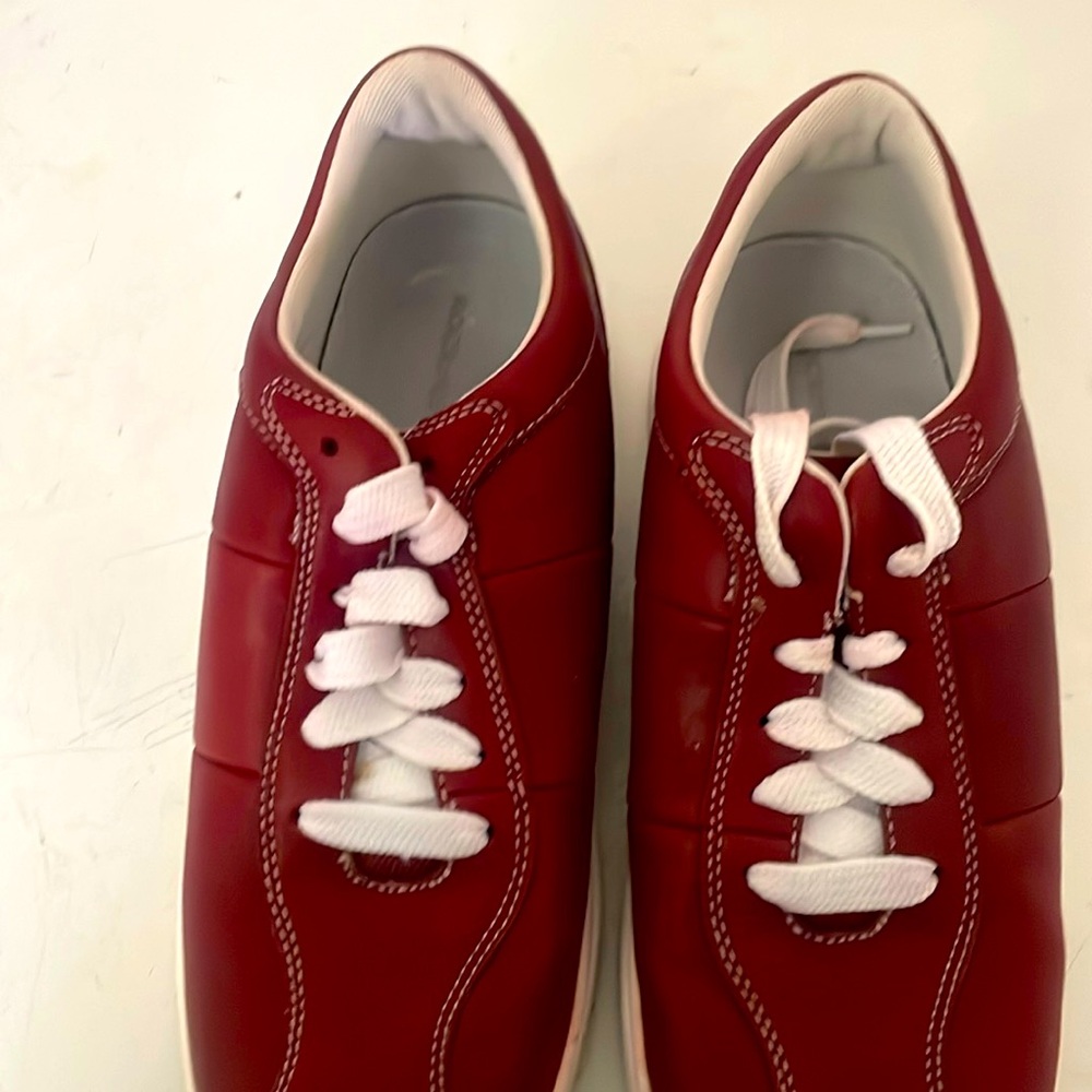 Size 9 pair rock port sneaker nice